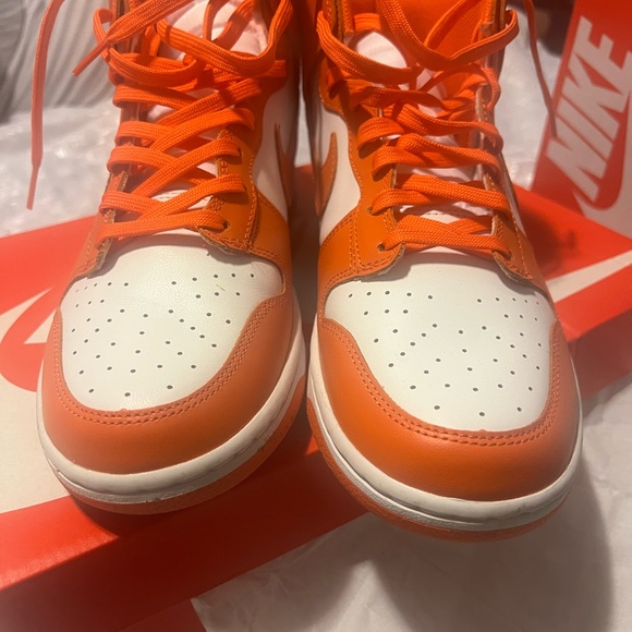 Orange and white Nike - Picture 6 of 6